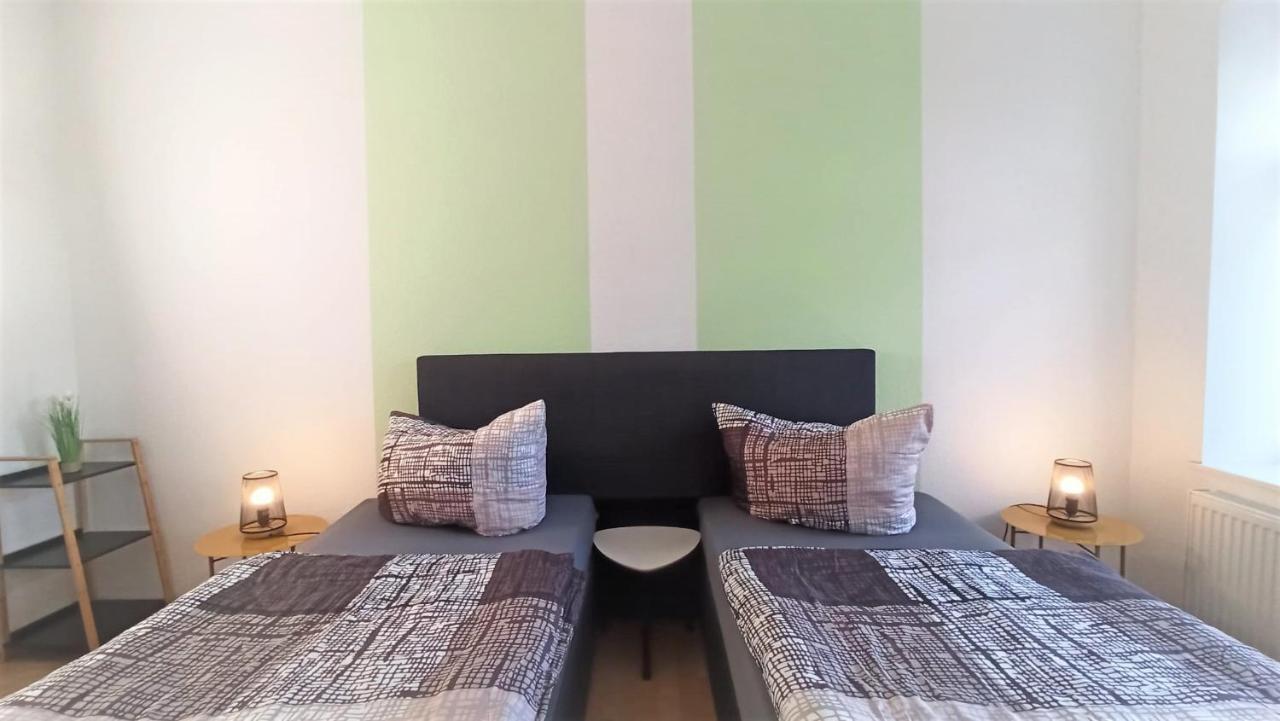 Apartment Fuer Bis Zu 7 Personen Mit Balkon ハルバーシュタット エクステリア 写真