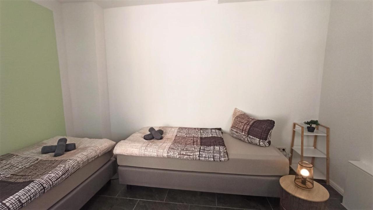 Apartment Fuer Bis Zu 7 Personen Mit Balkon ハルバーシュタット エクステリア 写真