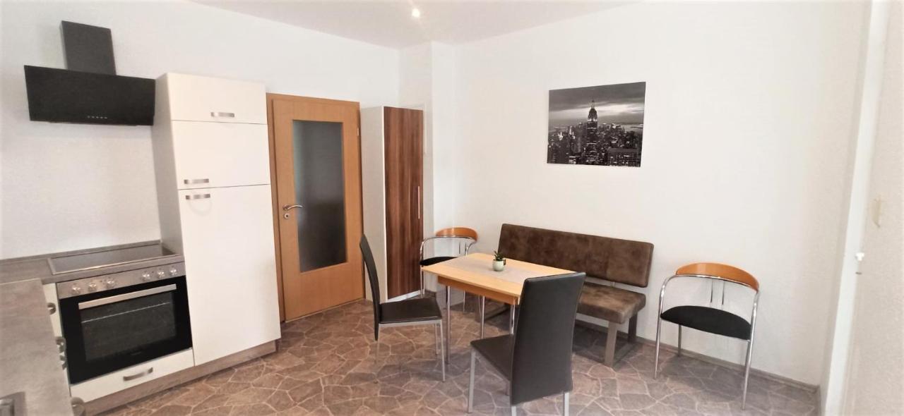 Apartment Fuer Bis Zu 7 Personen Mit Balkon ハルバーシュタット エクステリア 写真