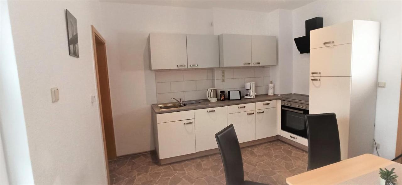 Apartment Fuer Bis Zu 7 Personen Mit Balkon ハルバーシュタット エクステリア 写真