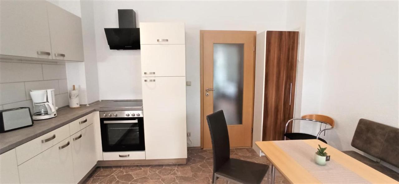 Apartment Fuer Bis Zu 7 Personen Mit Balkon ハルバーシュタット エクステリア 写真