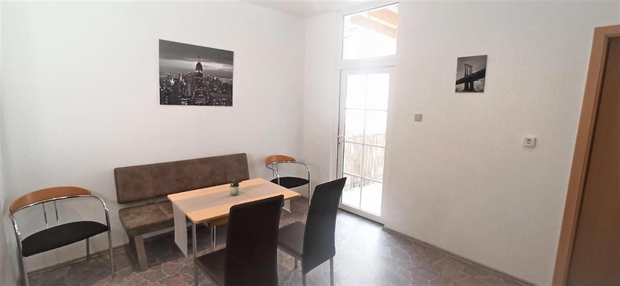 Apartment Fuer Bis Zu 7 Personen Mit Balkon ハルバーシュタット エクステリア 写真
